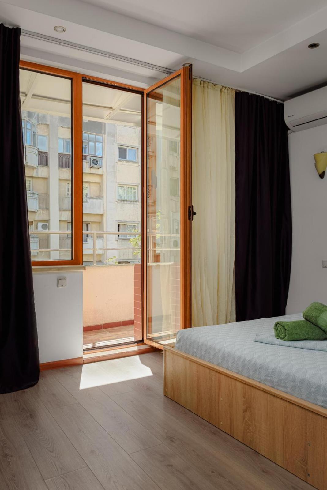 Heart Of Downtown 3 Rooms Apartment Self Check In Bucureşti Eksteriør bilde